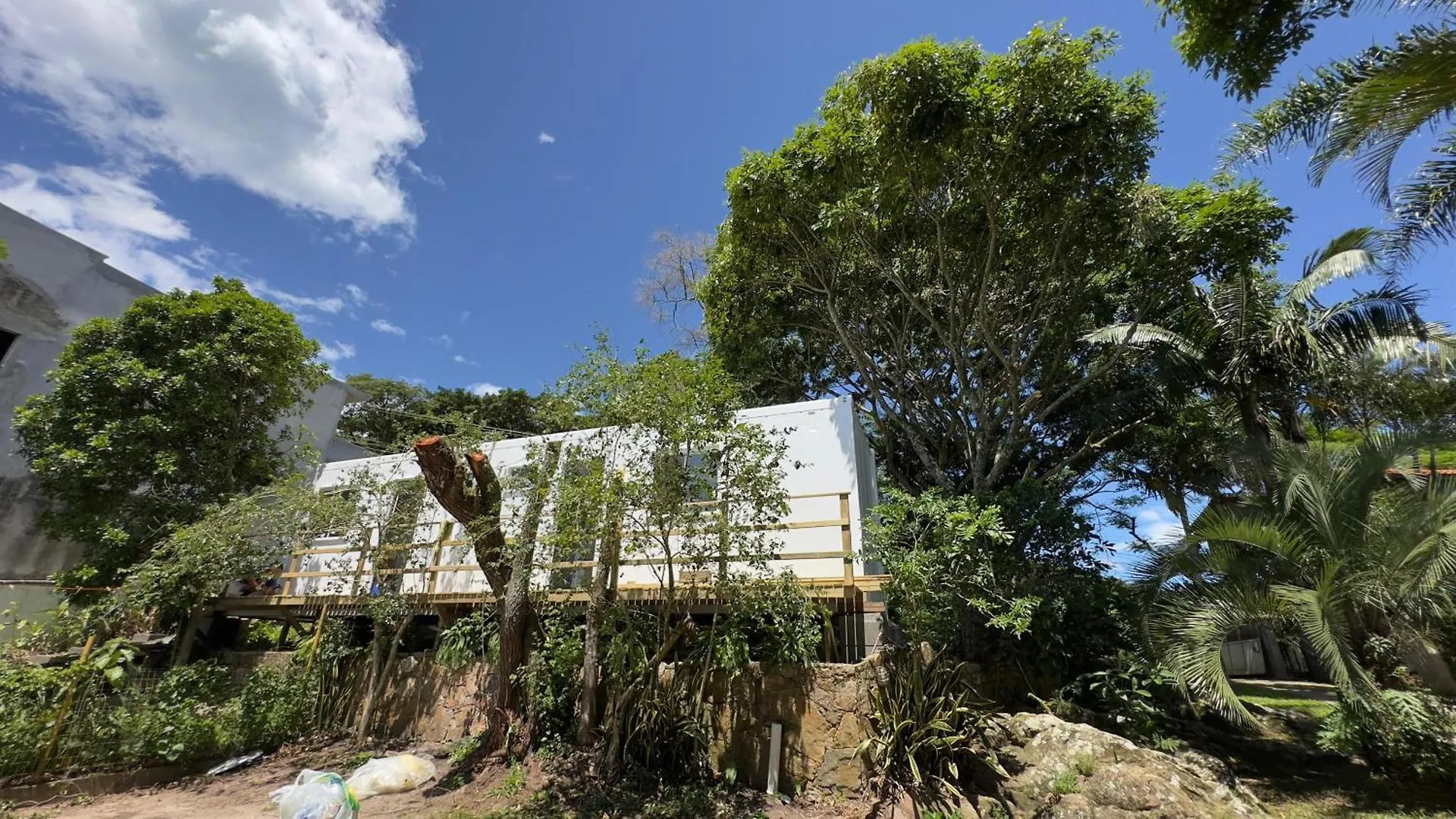 Kitnet Em Florianopolis contacts